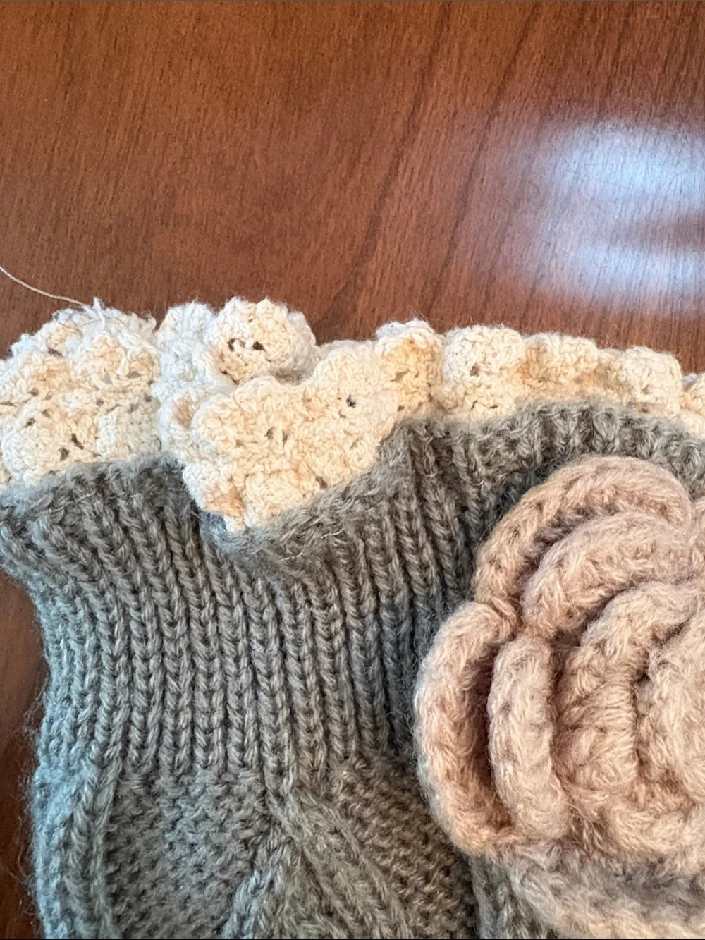 Source Unknown Gray Knit Cable Leg Warmers with Lace Flower Trim